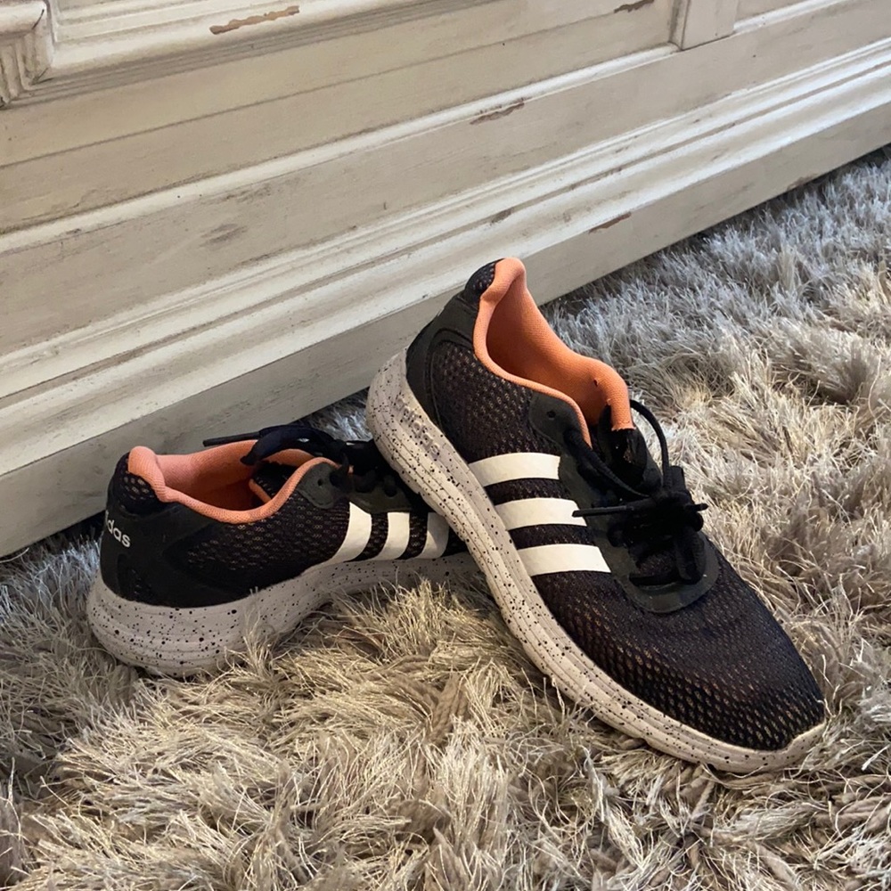 Women’s adidas tennis shoes